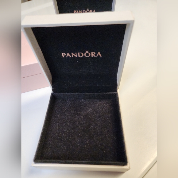 Pandora bracelet boxes - Picture 4 of 4